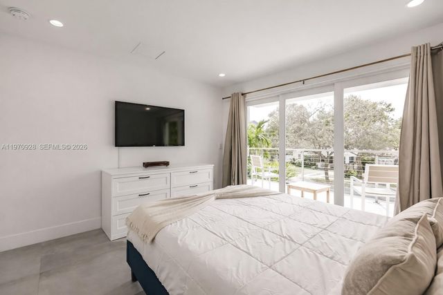 417 SW 15th St, Fort Lauderdale, FL 33315