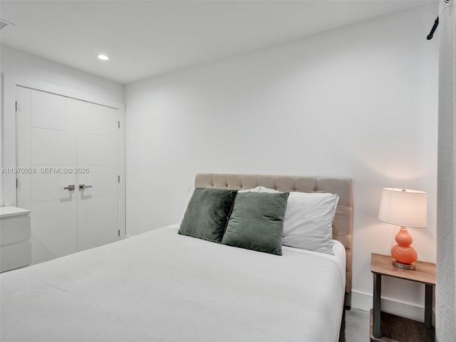 417 SW 15th St, Fort Lauderdale, FL 33315