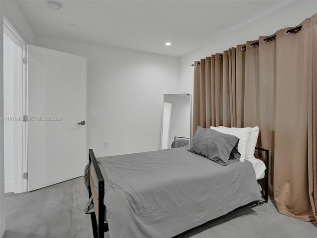 417 SW 15th St, Fort Lauderdale, FL 33315