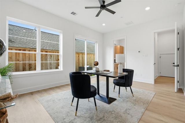 2111 Nantucket Drive C, Houston, TX 77057