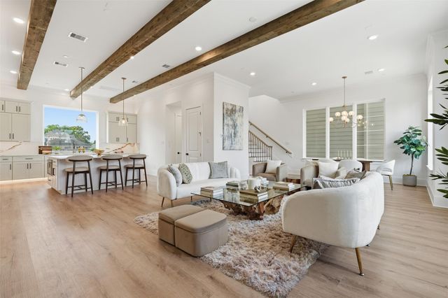 2111 Nantucket Drive C, Houston, TX 77057
