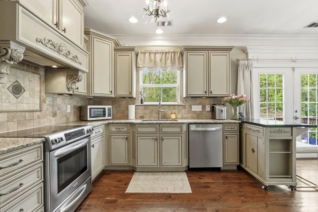 2870 Leonard Creek Ln, Arrington, TN 37014