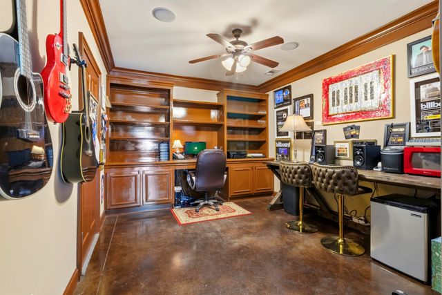 2870 Leonard Creek Ln, Arrington, TN 37014