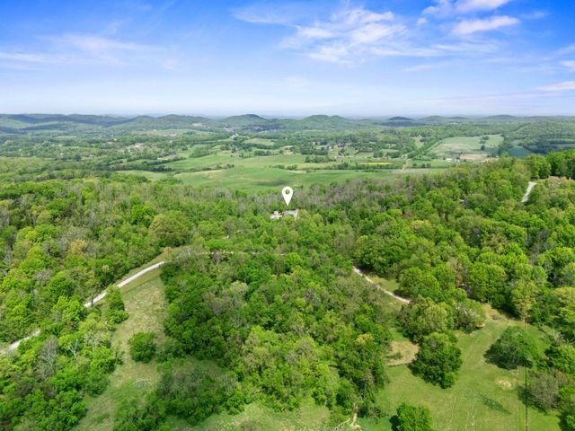 2870 Leonard Creek Ln, Arrington, TN 37014