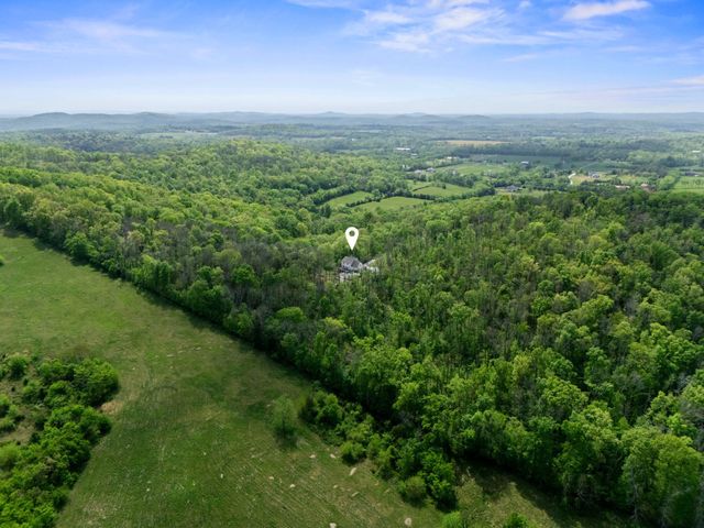2870 Leonard Creek Ln, Arrington, TN 37014