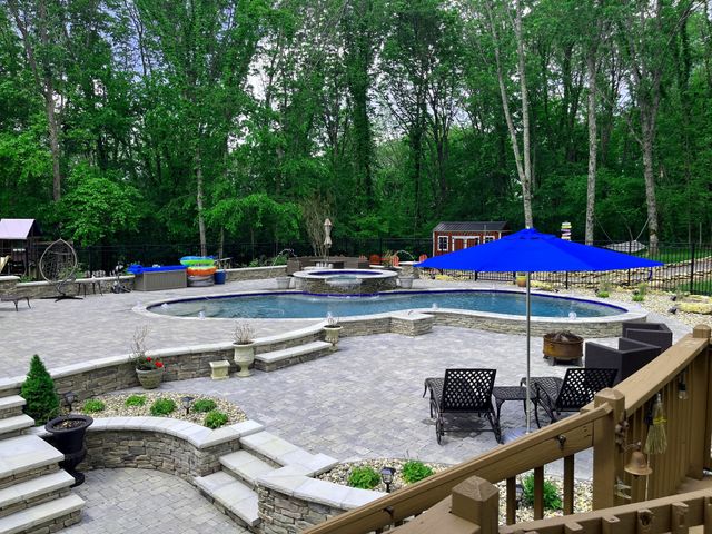 2870 Leonard Creek Ln, Arrington, TN 37014