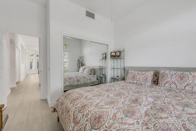 38543 Bent Palm Drive, Palm Desert, CA 92211