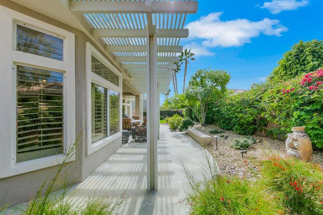 38543 Bent Palm Drive, Palm Desert, CA 92211