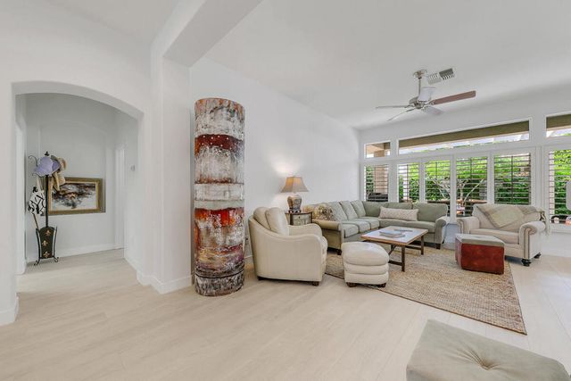 38543 Bent Palm Drive, Palm Desert, CA 92211