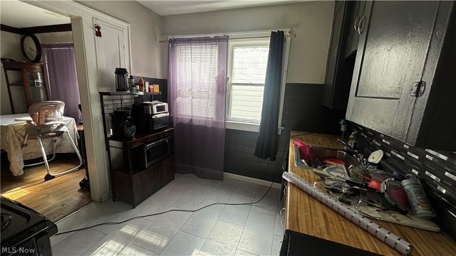 3234 W 110th Street, Cleveland, OH 44111