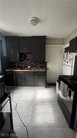 3234 W 110th Street, Cleveland, OH 44111