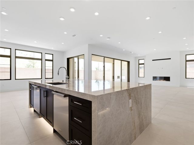 454 Ridgecrest, Irvine, CA 92602