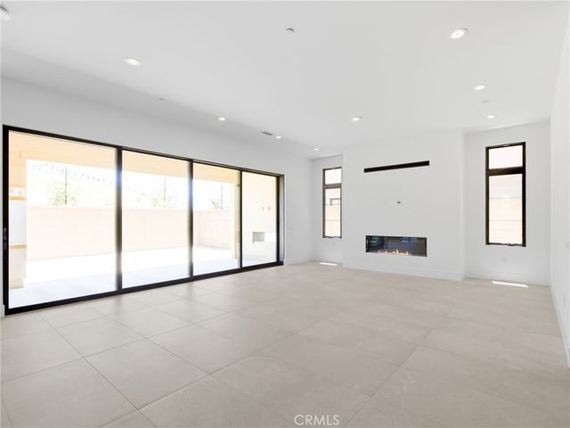 454 Ridgecrest, Irvine, CA 92602