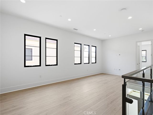 454 Ridgecrest, Irvine, CA 92602
