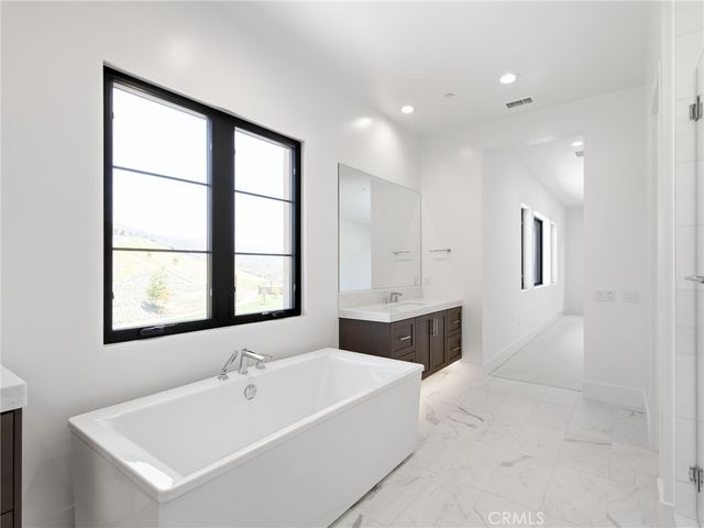 454 Ridgecrest, Irvine, CA 92602