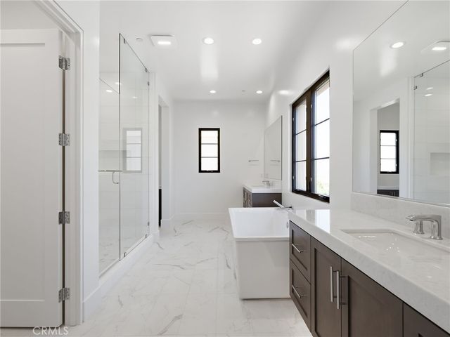 454 Ridgecrest, Irvine, CA 92602