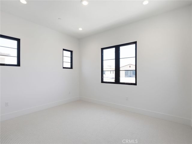 454 Ridgecrest, Irvine, CA 92602