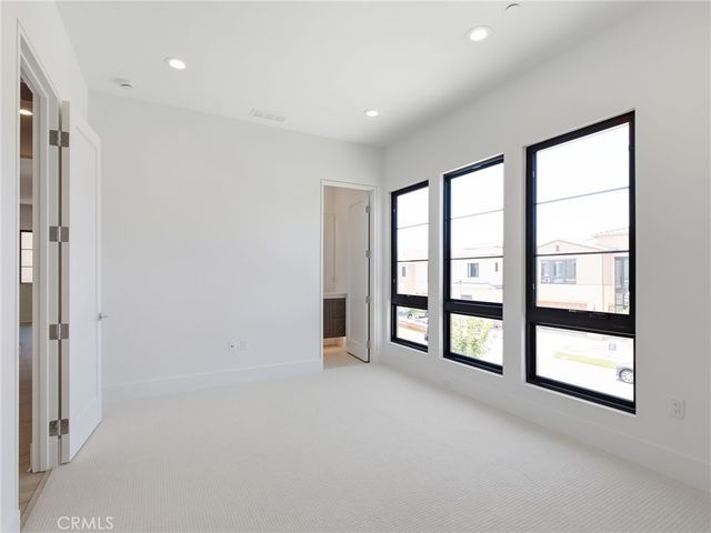 454 Ridgecrest, Irvine, CA 92602