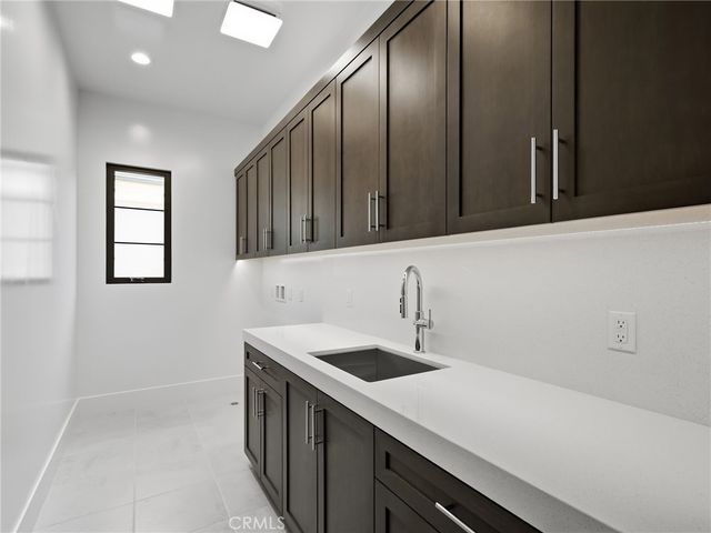 454 Ridgecrest, Irvine, CA 92602