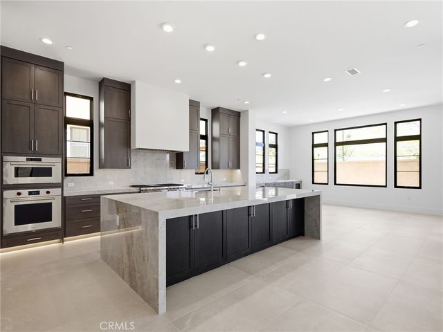 454 Ridgecrest, Irvine, CA 92602