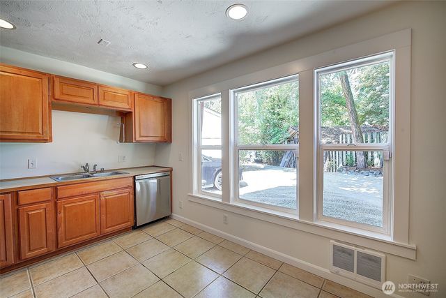21654 98th Avenue S, Kent, WA 98031