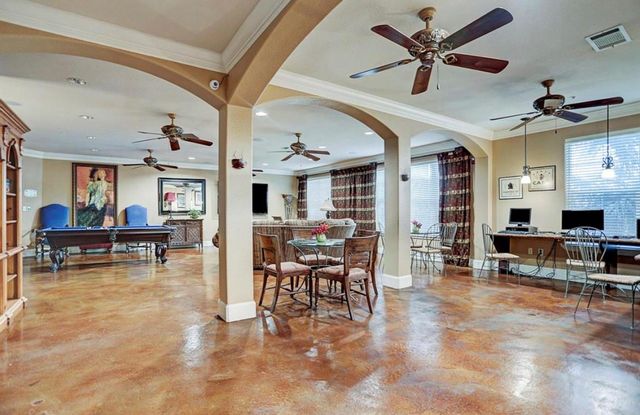 1711 Old Spanish Trail 104, Houston, TX 77054
