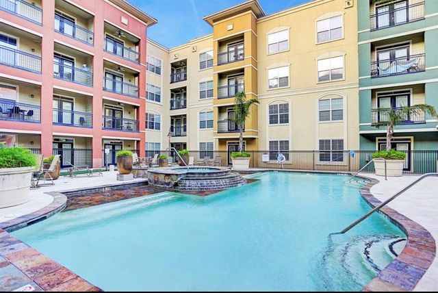 1711 Old Spanish Trail 104, Houston, TX 77054