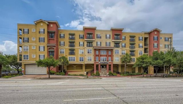1711 Old Spanish Trail 104, Houston, TX 77054