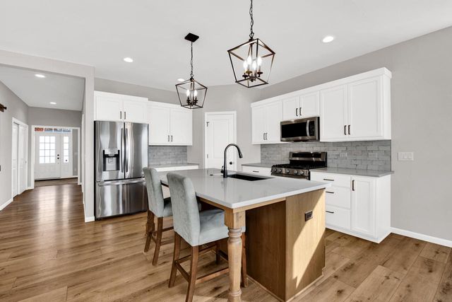 N62W21743 Augusta PARKWAY, Menomonee Falls, WI 53051