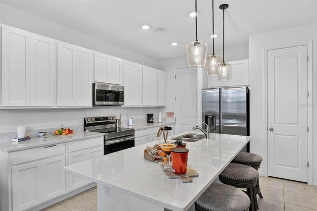 832 LONGBOAT DRIVE, Davenport, FL 33896