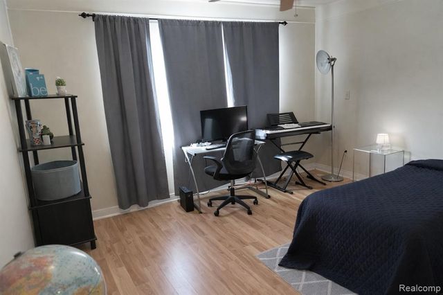 5106 Deer Run Circle, Orchard Lake, MI 48323