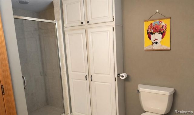 5106 Deer Run Circle, Orchard Lake, MI 48323