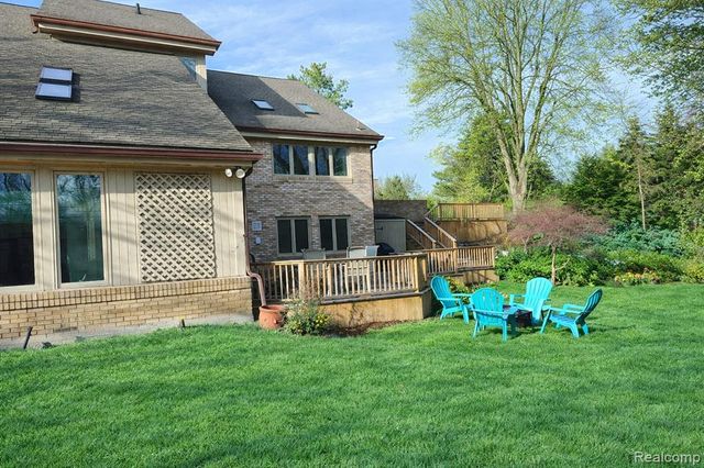 5106 Deer Run Circle, Orchard Lake, MI 48323