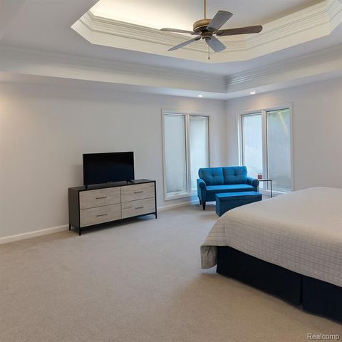 5106 Deer Run Circle, Orchard Lake, MI 48323