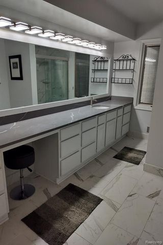 5106 Deer Run Circle, Orchard Lake, MI 48323