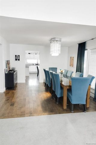 5106 Deer Run Circle, Orchard Lake, MI 48323