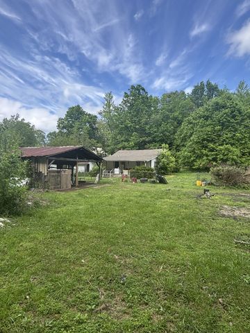 1501 Hatcher Hollow Rd, Mc Ewen, TN 37101
