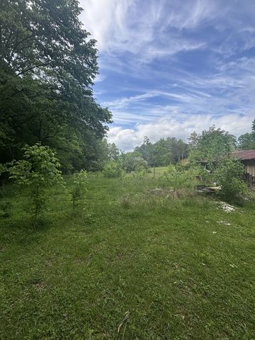 1501 Hatcher Hollow Rd, Mc Ewen, TN 37101