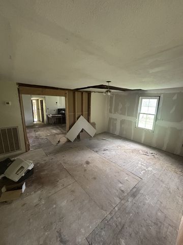 1501 Hatcher Hollow Rd, Mc Ewen, TN 37101