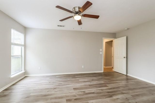 2711 Knollbrook Lane, Spring, TX 77373