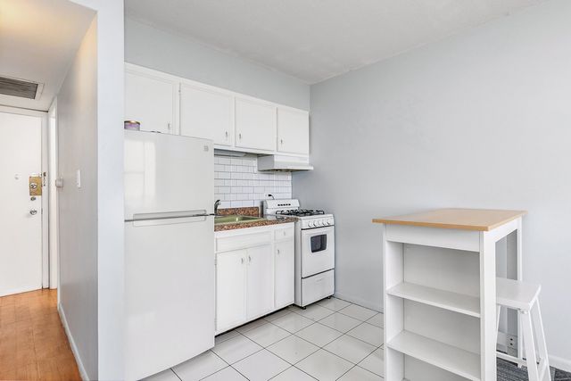 7234 W North Avenue 1203, Elmwood Park, IL 60707