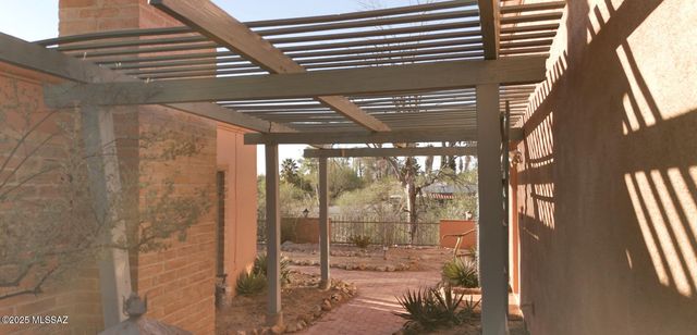 1593 S La Cañada Drive, Green Valley, AZ 85622