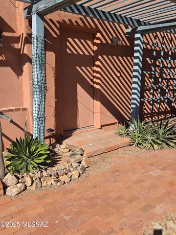 1593 S La Cañada Drive, Green Valley, AZ 85622