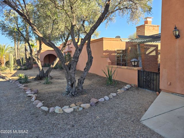 1593 S La Cañada Drive, Green Valley, AZ 85622