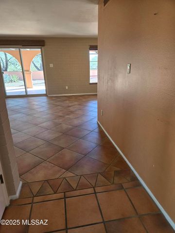 1593 S La Cañada Drive, Green Valley, AZ 85622