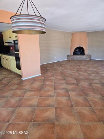 1593 S La Cañada Drive, Green Valley, AZ 85622