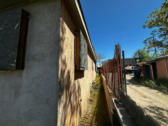 2206 Arno Street SE, Albuquerque, NM 87102