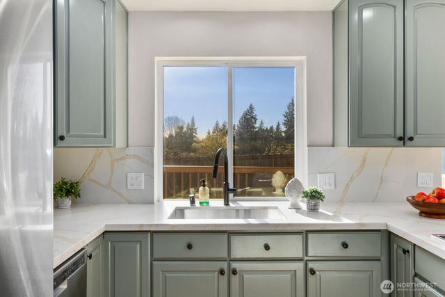 24517 145th Place SE, Kent, WA 98042