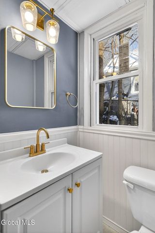 41 Atlantic Avenue, North Greenbush, NY 12198