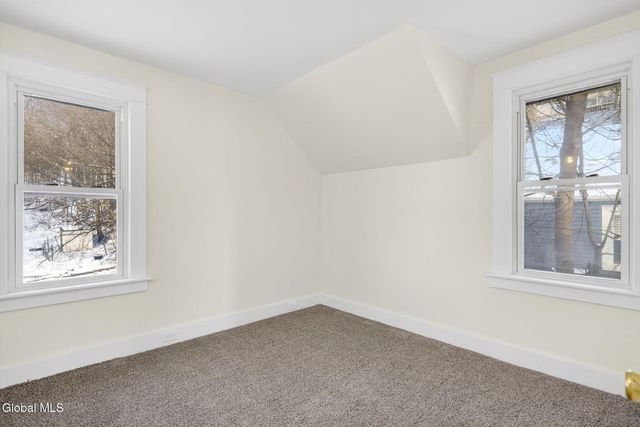 41 Atlantic Avenue, North Greenbush, NY 12198